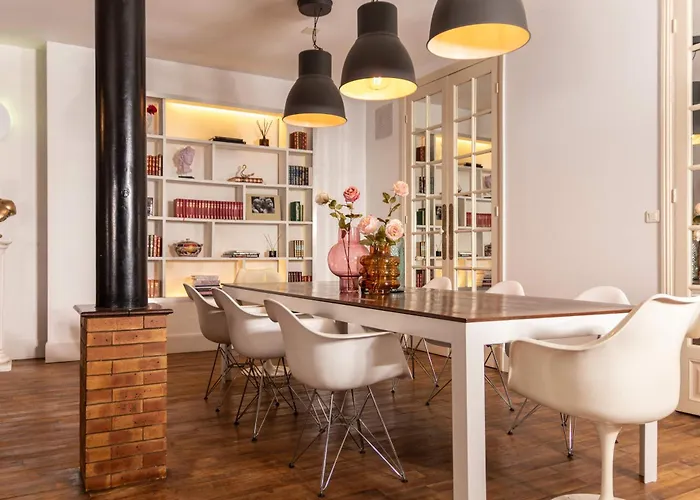 Апартаменты Theroyals